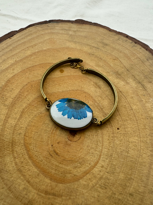 BLUE FLORAL ESSENCE  - Pressed Flower Resin Jewelry Bracelet