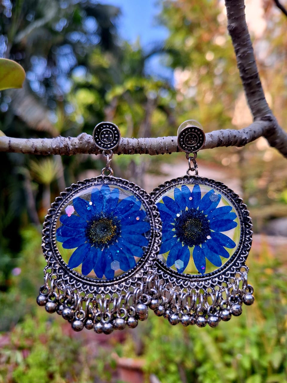 CIRCLE BLUE FLOWER EAR RINGS