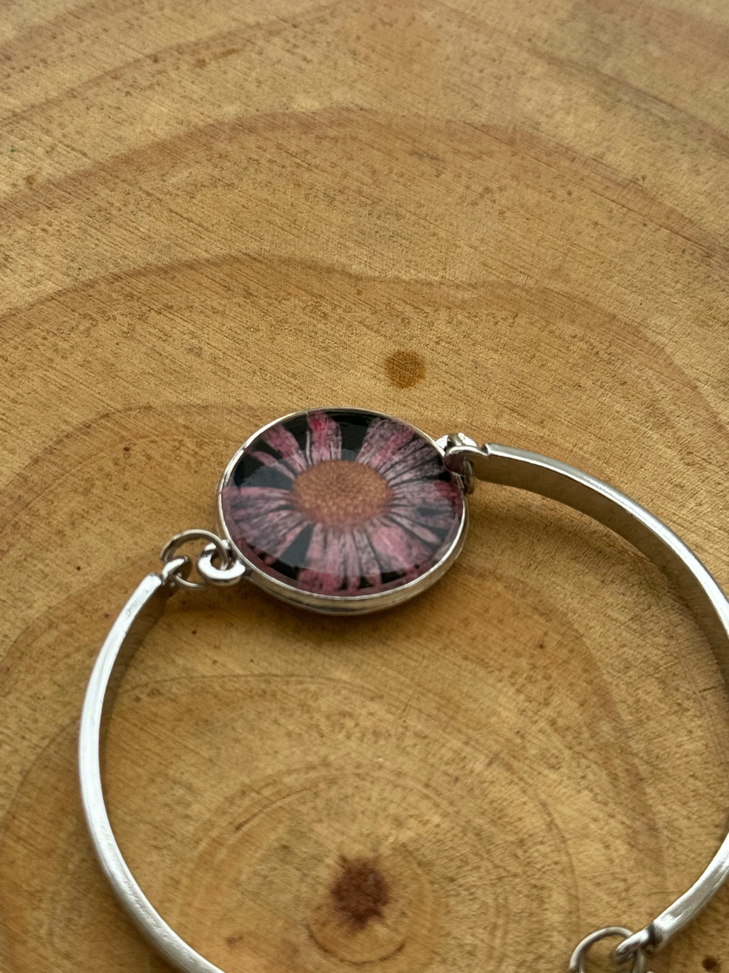 TWILIGHT BLLOM RED - Vintage Pressed Flower Pendant Bracelet