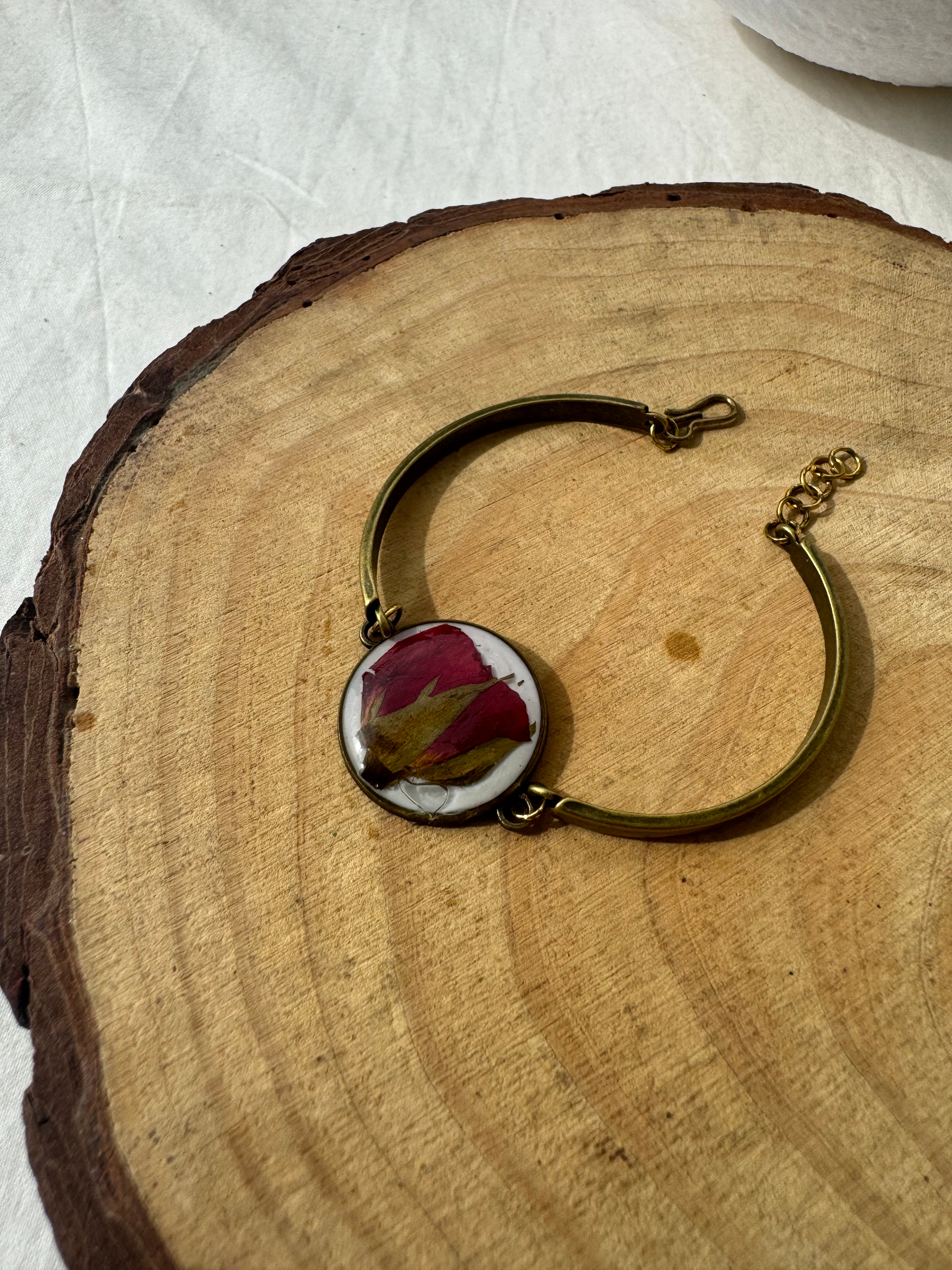 VINTAGE ROSE - Pressed Flower Resin Jewelry Bracelet