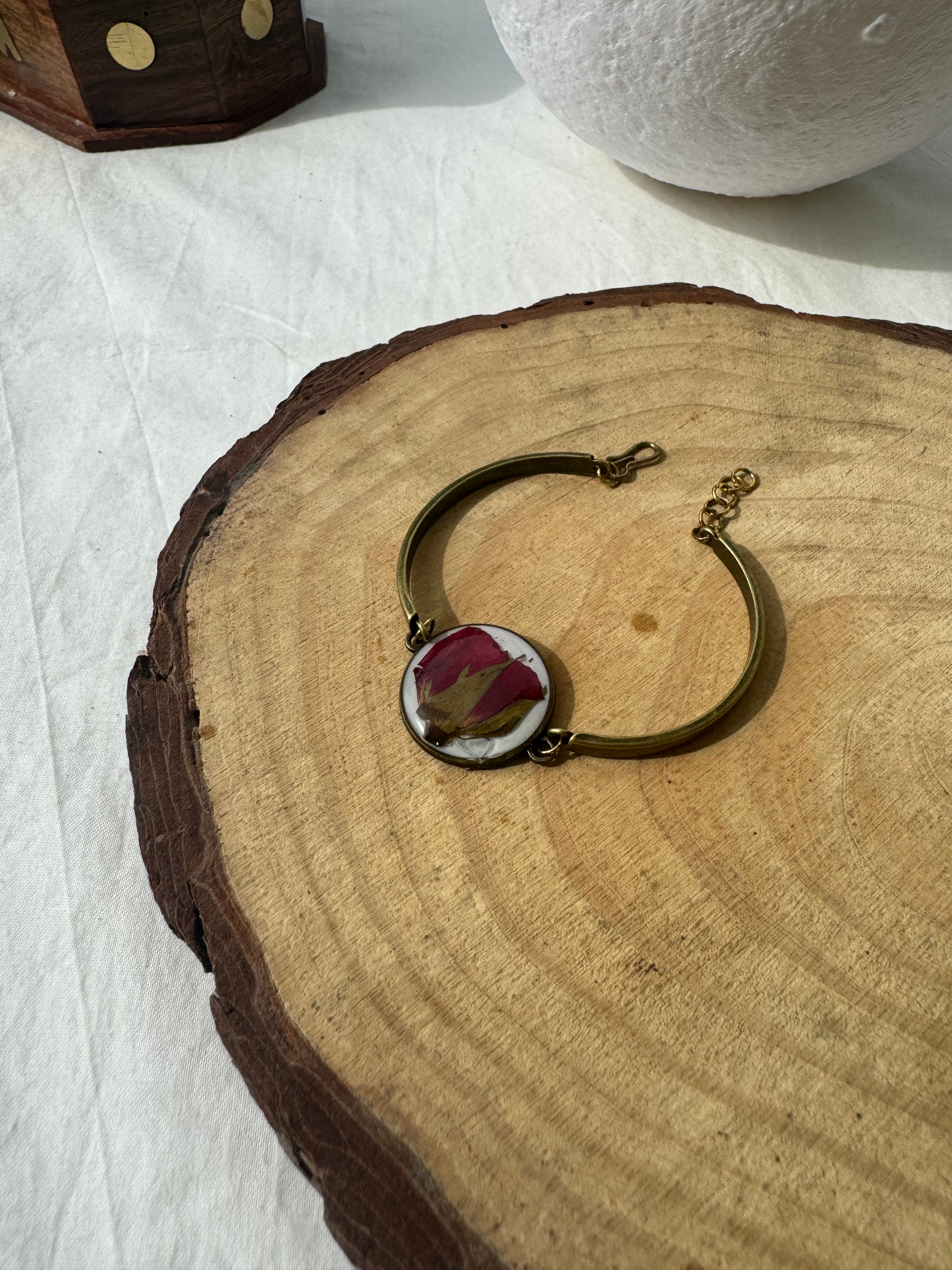 VINTAGE ROSE - Pressed Flower Resin Jewelry Bracelet