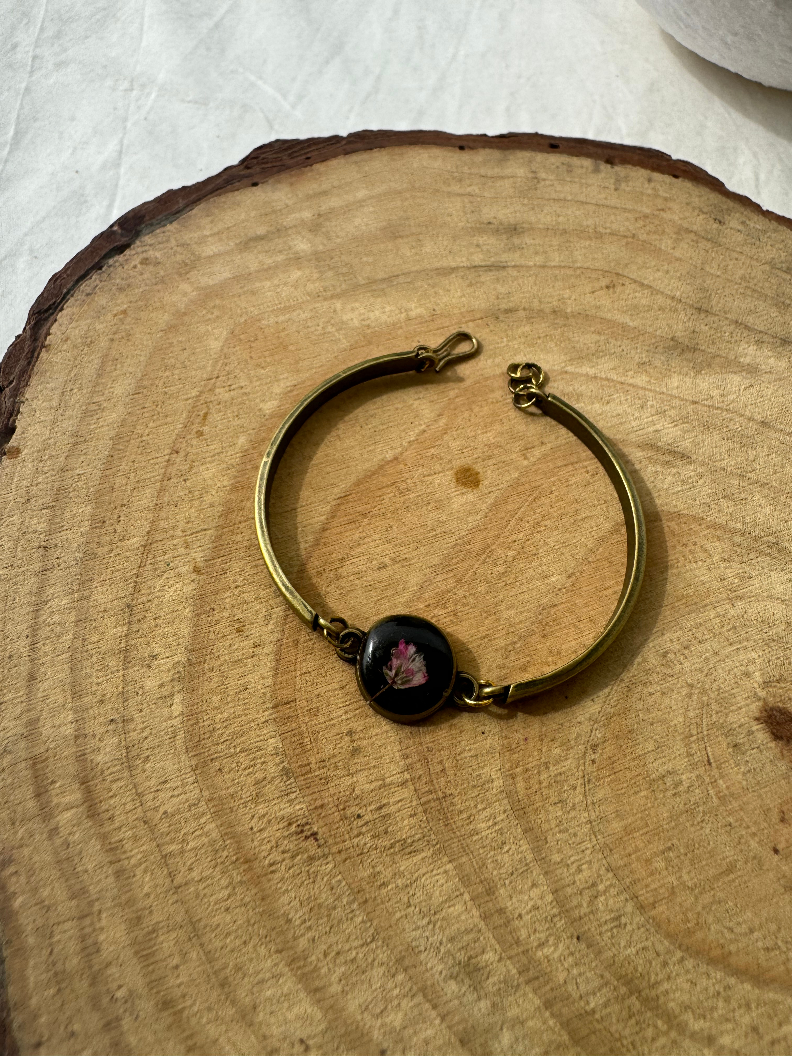 MIDNIGHT BLOOM - Pressed Flower Resin Jewelry Bracelet