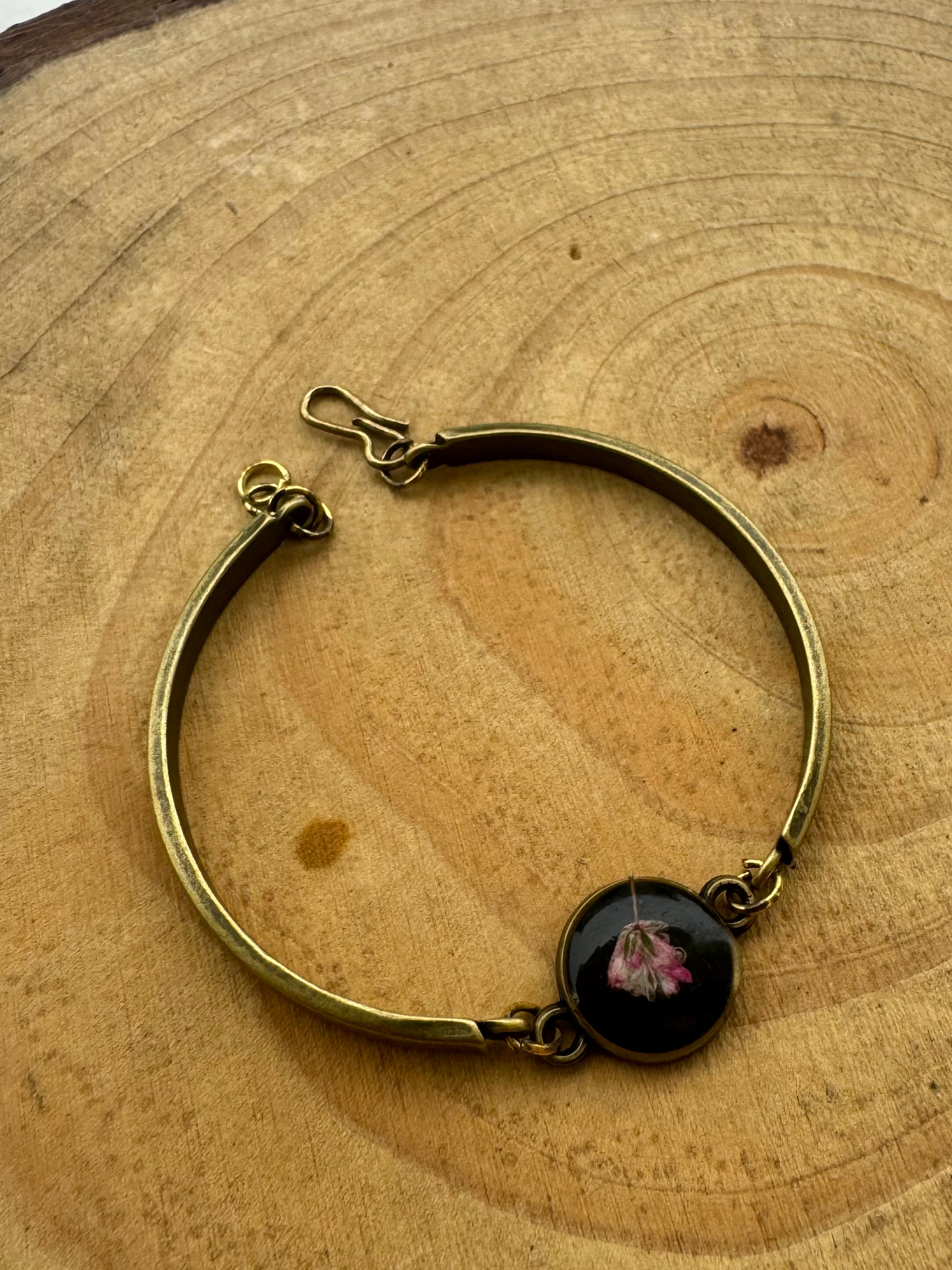 MIDNIGHT BLOOM - Pressed Flower Resin Jewelry Bracelet