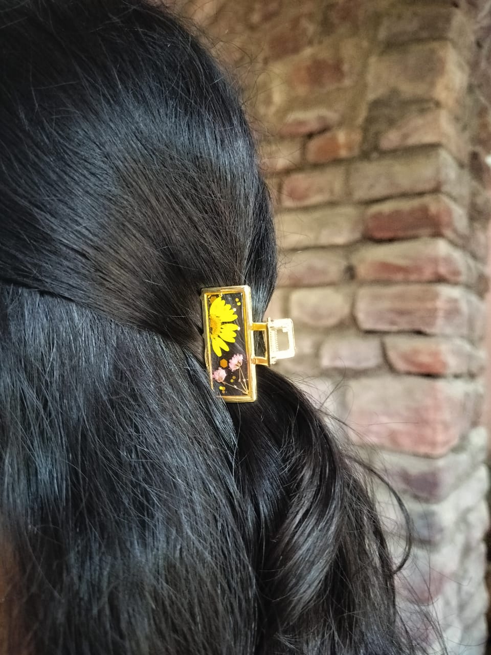 YELLOW WHITE RESIN CLIP