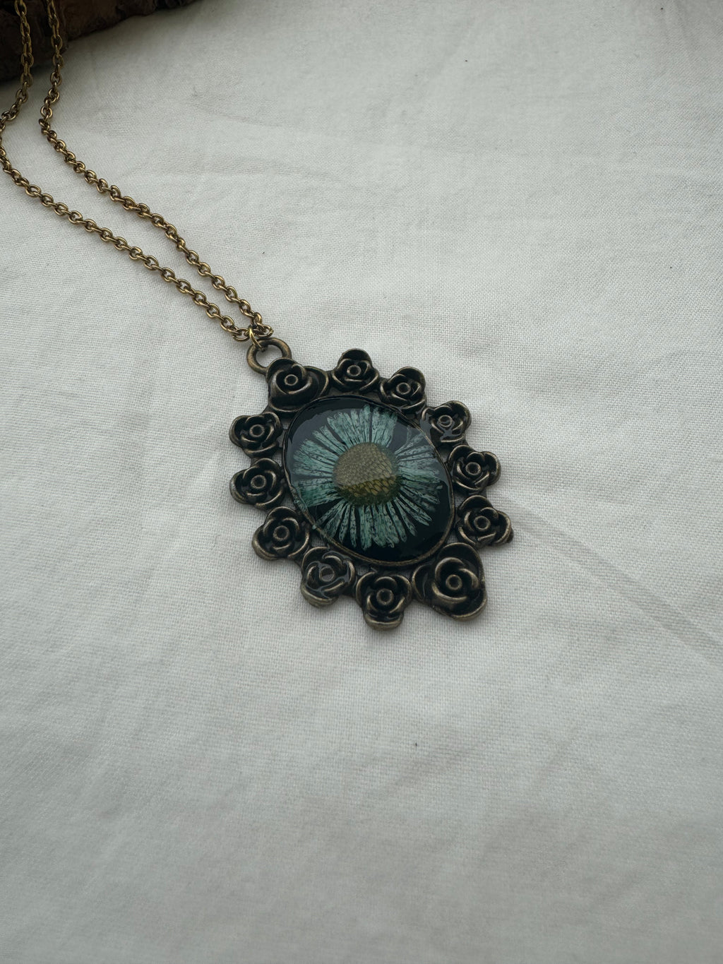 IRIS BLOOM - Vintage Pressed Flower Pendant Necklace