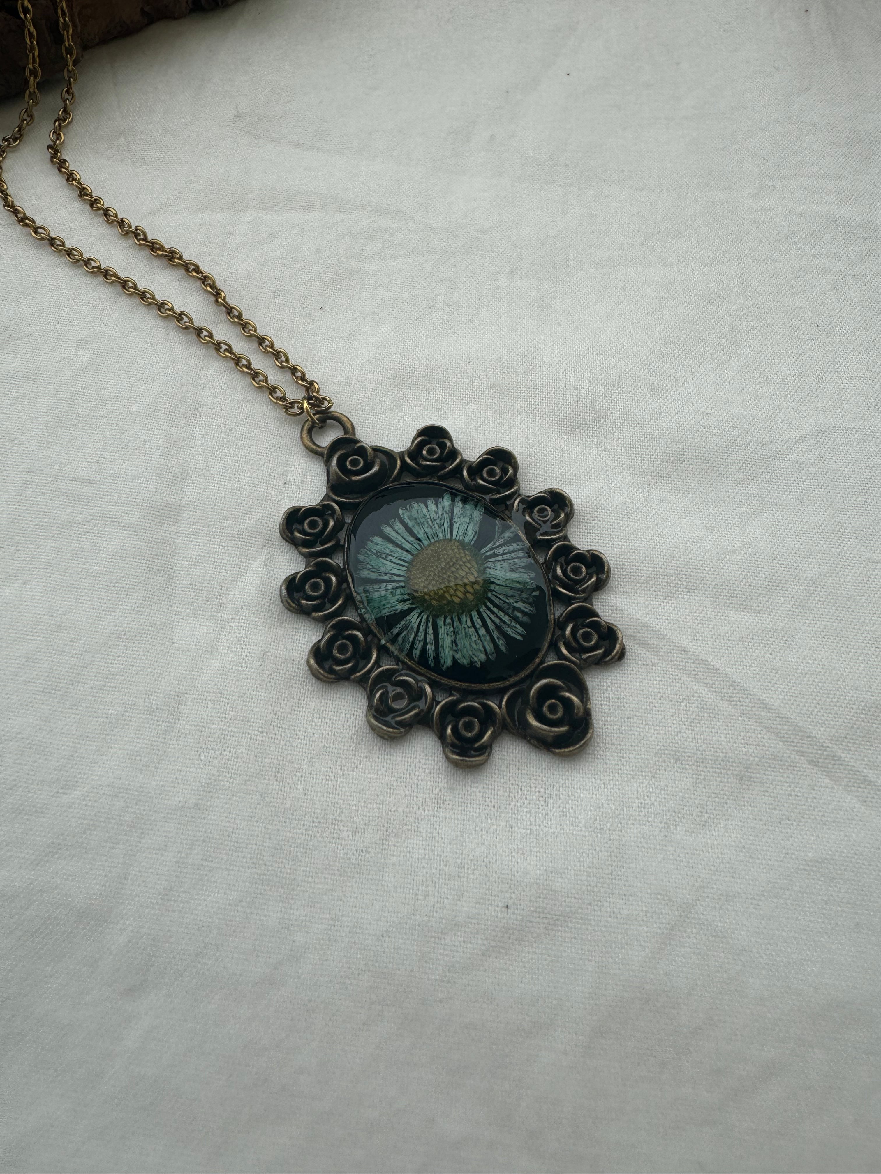 IRIS BLOOM - Vintage Pressed Flower Pendant Necklace