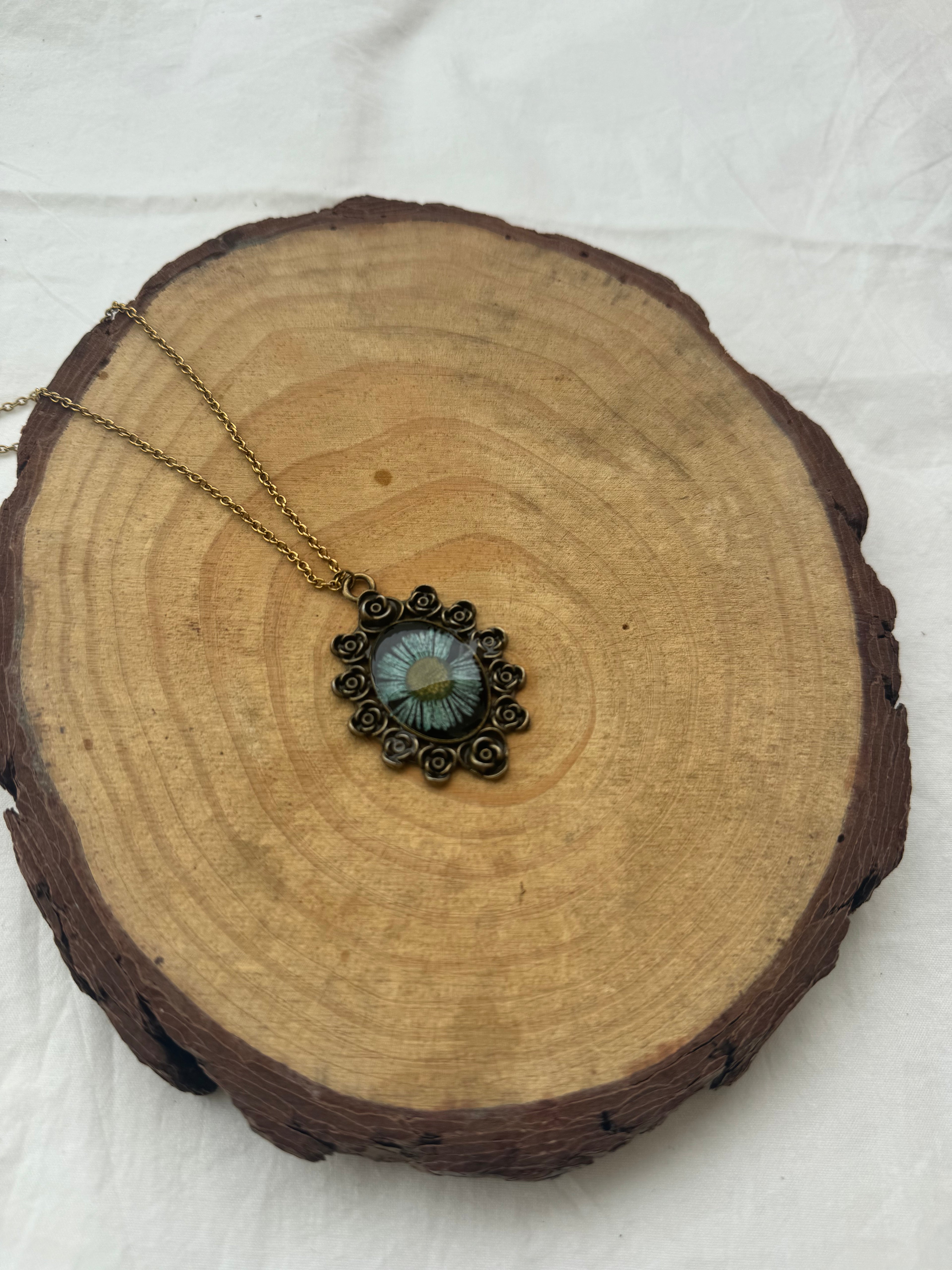 IRIS BLOOM - Vintage Pressed Flower Pendant Necklace